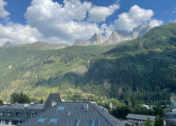 Apartment Plein Centre Vue Panoramique Exceptionnelle Sud Tres Grand Chamonix